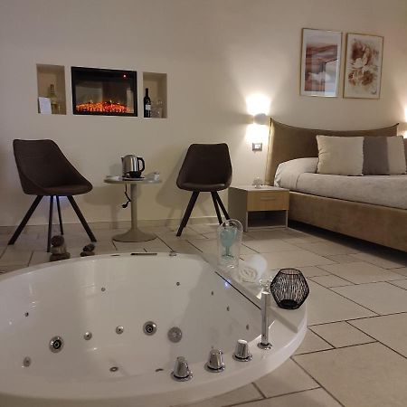 Lux Suite Taranto Eksteriør billede