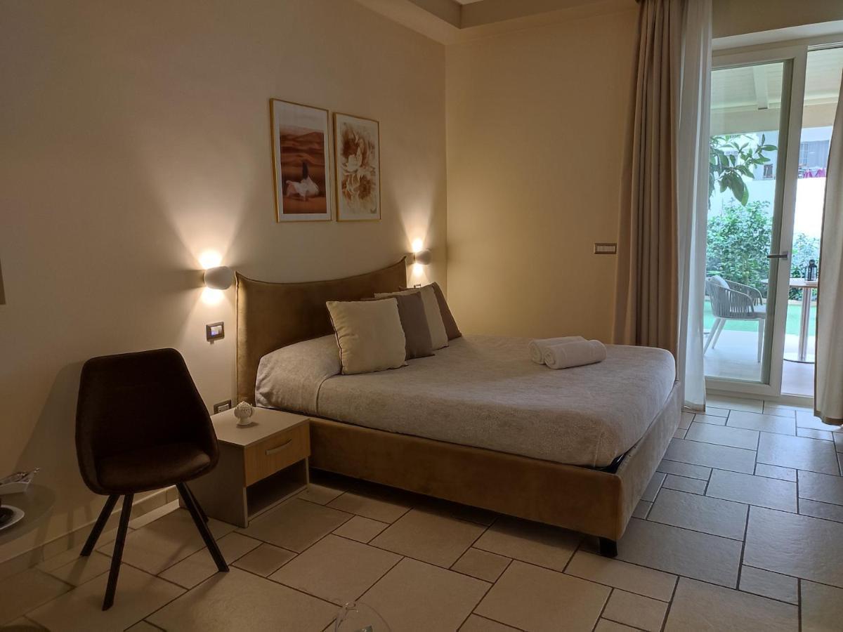 Lux Suite Taranto Eksteriør billede